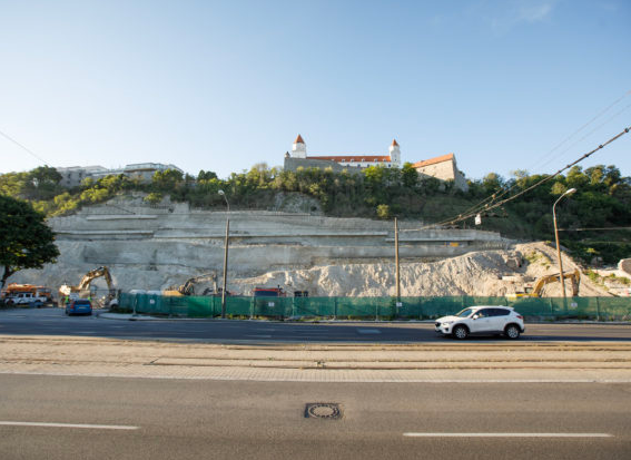 Výstavbou na hradnom kopci sa zaoberá inšpekcia životného prostredia