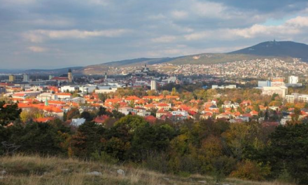 Mesto chce zabrániť výstavbe. Od developera sa pokúsi odkúpiť pozemky naspäť