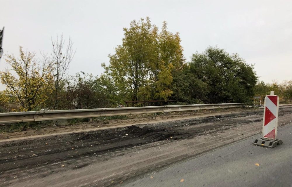 Bratislavský samosprávny kraj podal trestné oznámenie pre opravu cesty medzi Sencom a Pezinkom