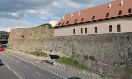 K Esterházyho palácu začali raziť tunel. Ide o dôležitý míľnik samotnej rekonštrukcie