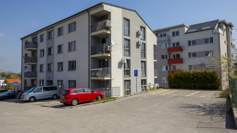 S realitnou bublinou opatrne. Nespokojná s ponukou bytov je najmä Bratislava