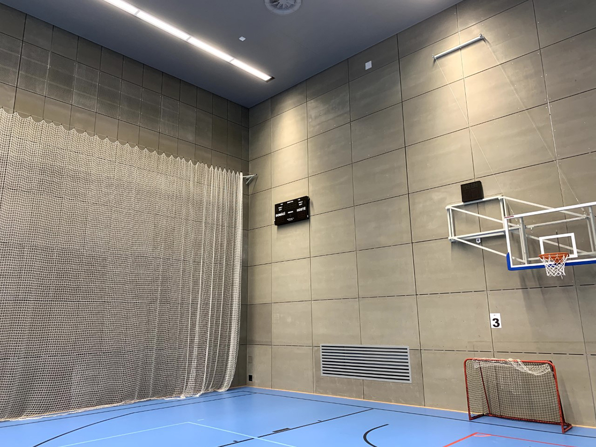 Akustický a pritom odolný obklad v Športovom centre Řepy