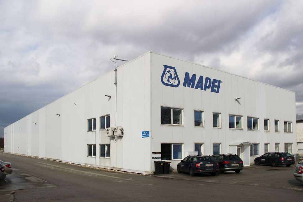 MAPEI SK škárovacia hmota ULTRACOLOR PLUS v súlade s normou STN EN 13888:2009 a ISO 13007-3