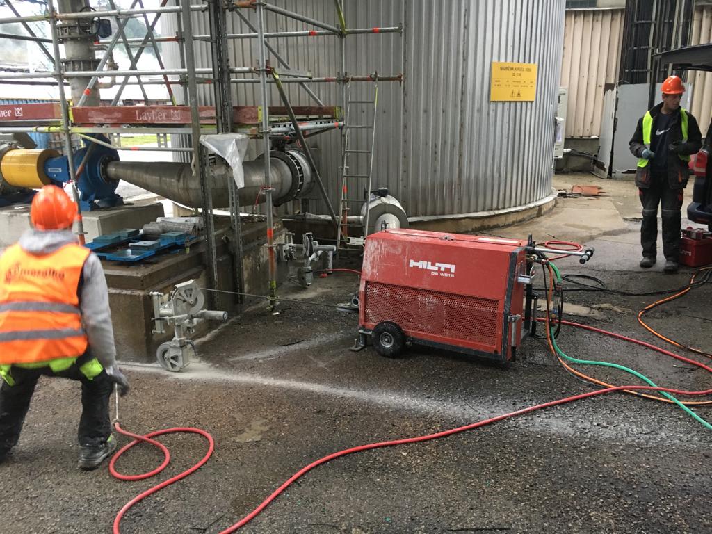 Rezanie betónu lanovou pílou – hlboké a tvarovo variabilné rezy