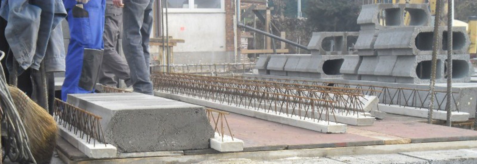 Keramické stropné systémy