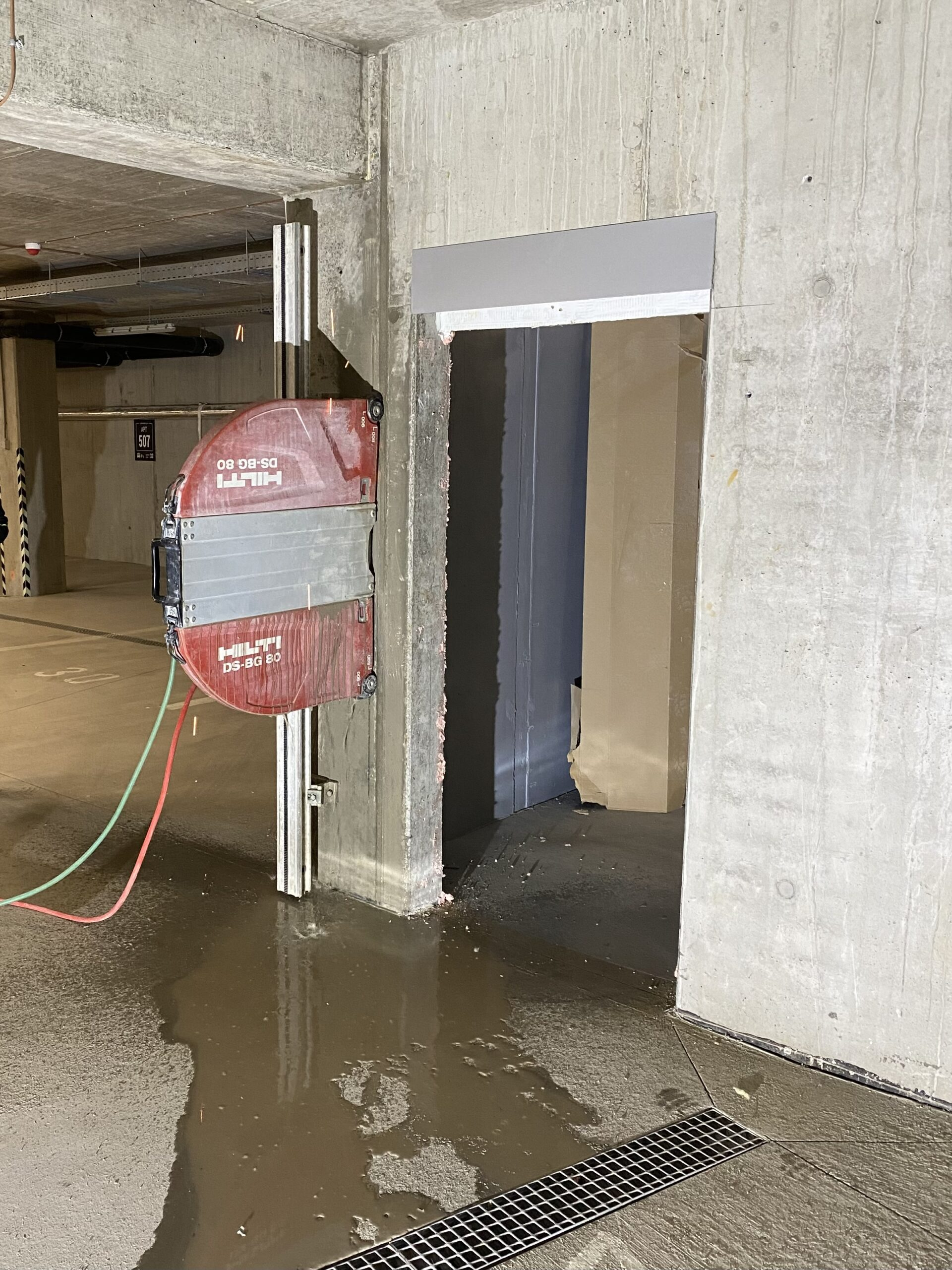 Rezanie betónu stenovou pílou – presné vytváranie otvorov v železobetónových konštrukciách