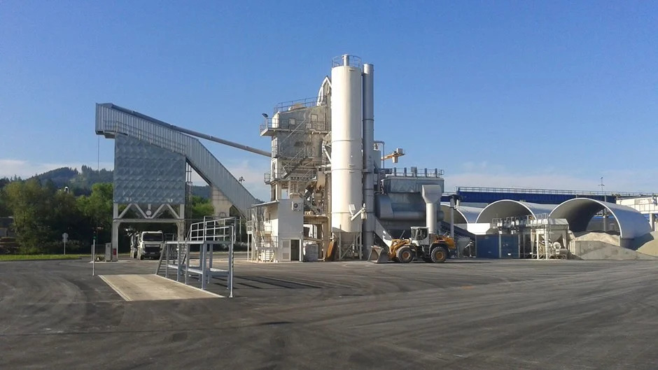 Obaľovačky asfaltových zmesí – výroba a pokládka podľa STN