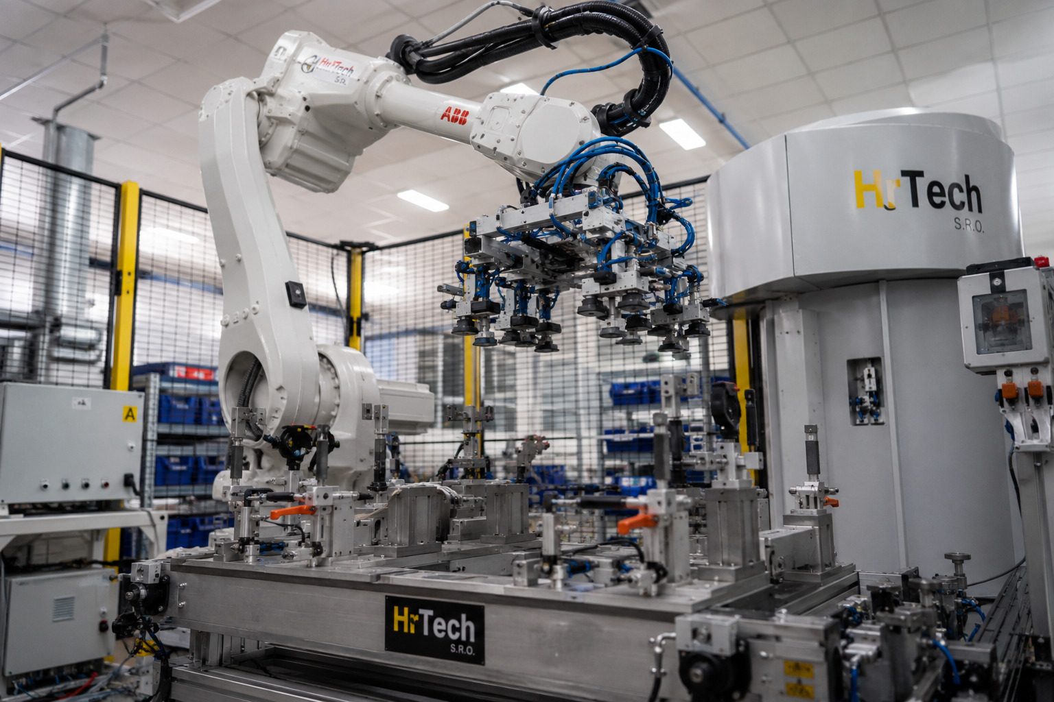 HrTech s.r.o. – automatizácia výroby, EOAT riešenia a robotické technológie.